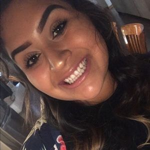 Meet your Posher, Iris